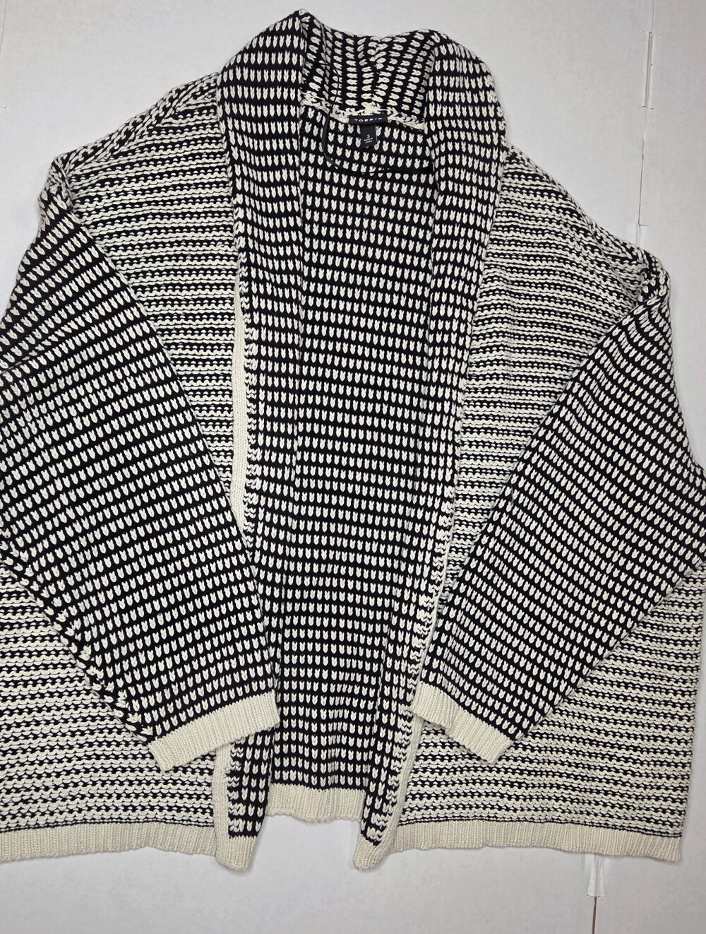 Torrid 3 Black & White Open Front Geometric Pattern Sweater Cardigan